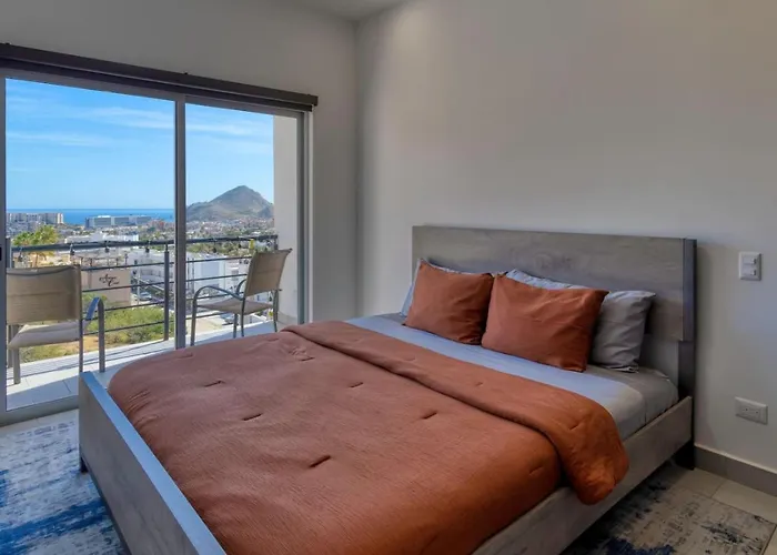 Сasa de vacaciones 2 Bedroom Wake Up To Unique Views From Your Balcony *