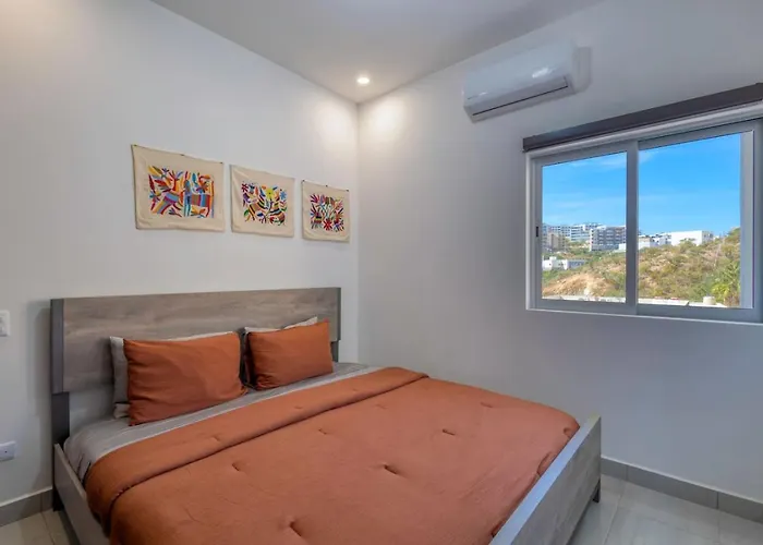 2 Bedroom Wake Up To Unique Views From Your Balcony