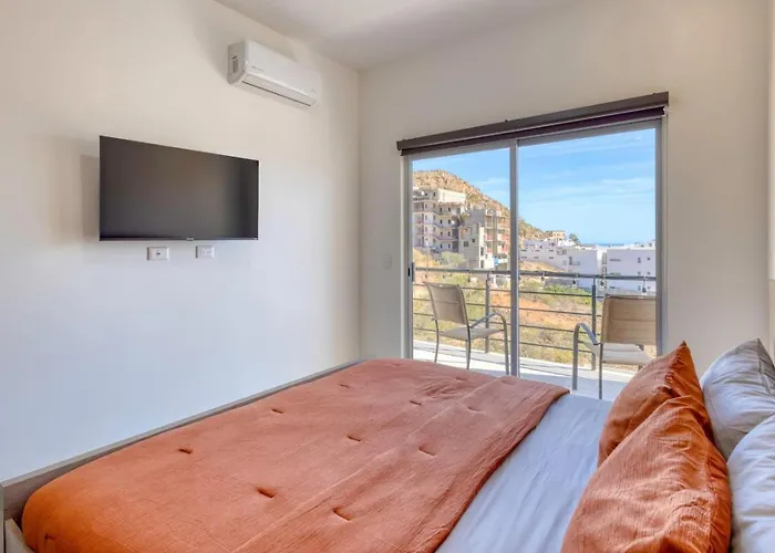 2 Bedroom Wake Up To Unique Views From Your Balcony Сasa de vacaciones *