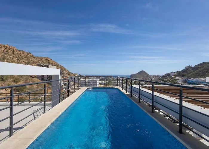 Сasa de vacaciones 2 Bedroom Wake Up To Unique Views From Your Balcony *